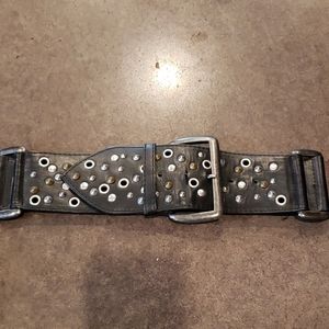 Highwaisted studded Black belt